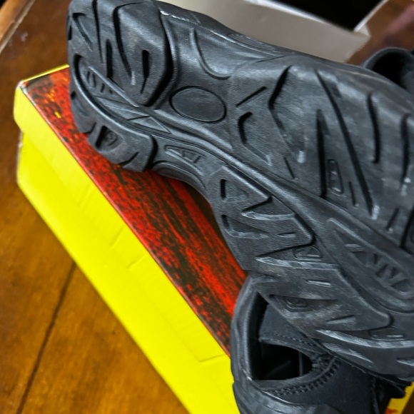 Sandal - Picture 2 of 2